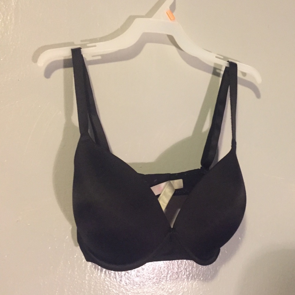 PINK Victoria’s Secret 34DD bra
